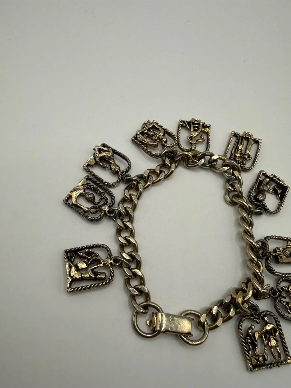 Vintage Coro Gold Tone Ten Commandments Charm Bangle Cuff Statement Bracelet - Picture 2 of 3
